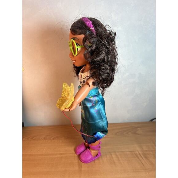 Disney Encanto Mirabel Doll with Singing Feature and Light Up Butterfly 13” - Picture 3 of 9